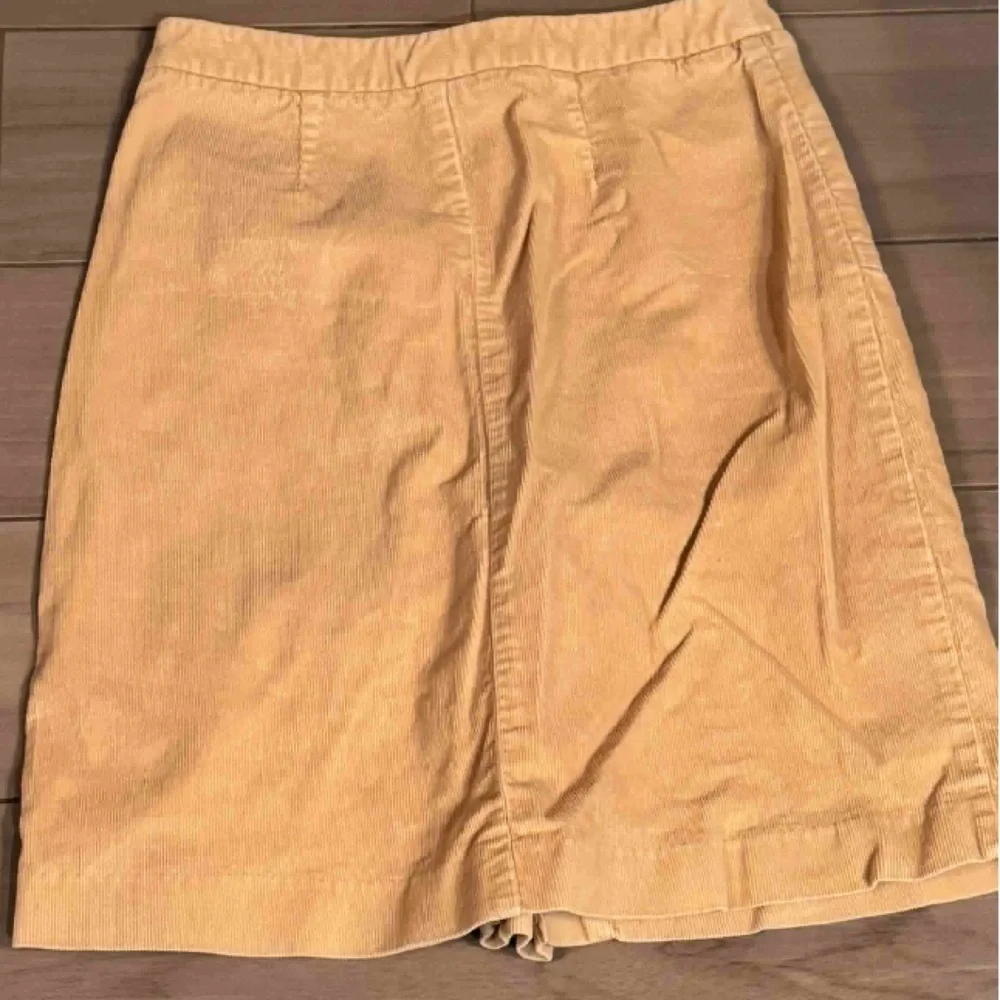 Mossio Beige Corduroy Skirt waist 28in length 20in size 6